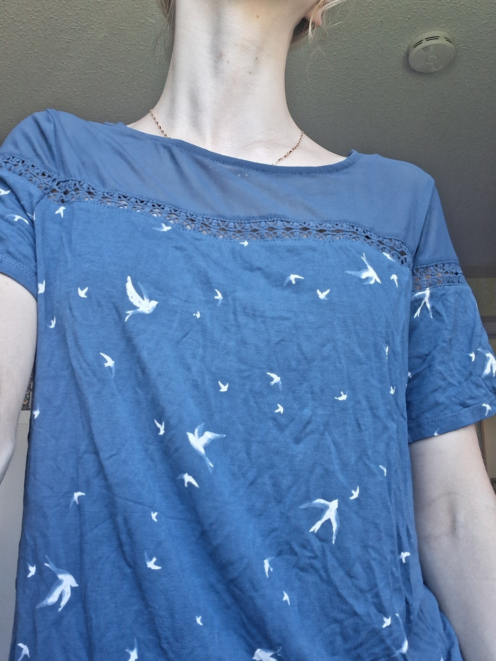 Reitmans Blue Bird-Print Short Sleeve Top with Lace Insets